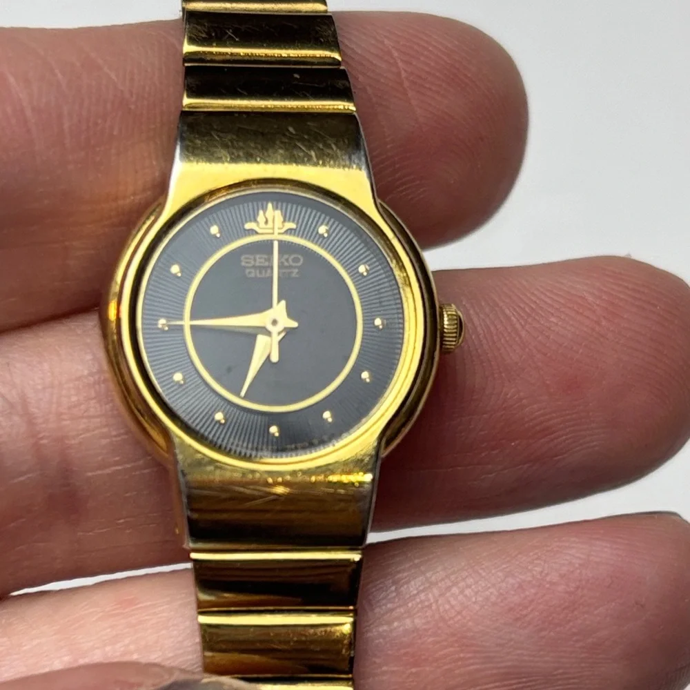 Seiko 16mm Face Quartz 1N01-0C30 vtg‎ Watch - Picture 3 of 8